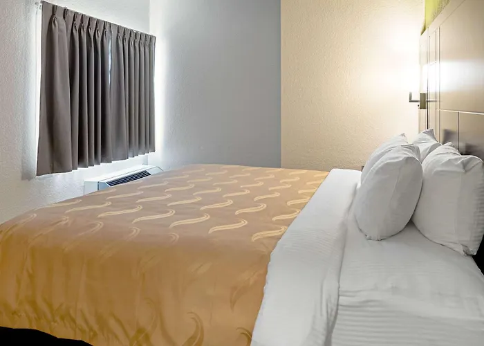 Quality Inn & Suites Robbinsville